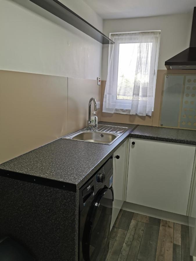 Palaz 4 - 1 Bedroom Flat Edmonton Dış mekan fotoğraf